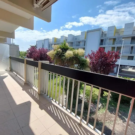 Spacieux 2 Pieces Avec Balcon Et Parking Proche Gare, - Fr-1-550-93